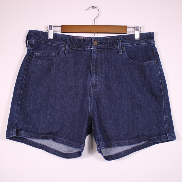Levis Shorts Womens Size 16 Dark Blue Raw Rinse Bermuda Denim - (34.5‎ x 4.75) - Picture 1 of 13